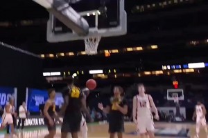 当年就很强！里夫斯21年NCAA疯狂三月场均25分🔥