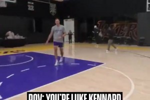 代入肯纳德的视角投三分，这感觉真是太爽了！